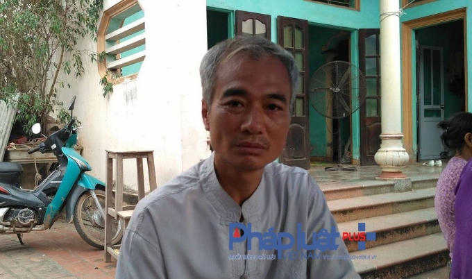 Ông Nguyễn Văn Thành (bố đẻ nạn nhân) đau xót trước cái chết khó hiểu của con mình.