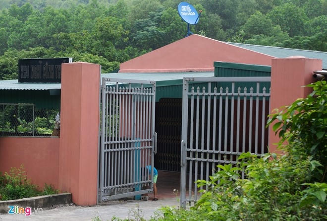 Ngoài nhà ở, có hai hộ dân còn tận dụng đất lâm nghiệp để xây dựng nhà nghỉ sinh thái. Trong hình là một nhà nghỉ đã hoàn thành và đi vào hoạt động kinh doanh.