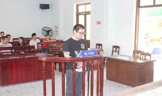 Bị cáo Nguyễn Huy Đức tại tòa.