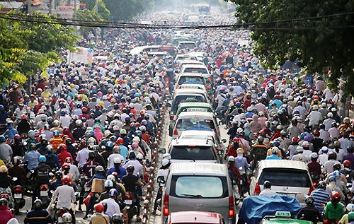 Kẹt xe tại TP HCM ngày càng nghiêm trọng. Ảnh: L.G