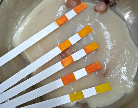 Bánh đúc dương tính với hàn the được phát hiện