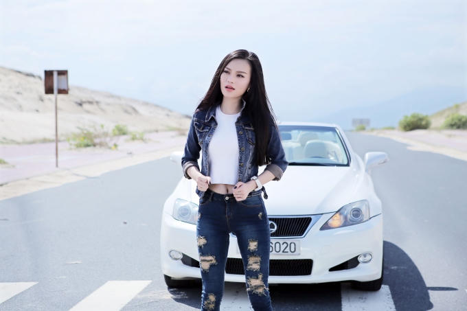 Cao Thùy Linh phơi nắng một tuần để quay MV mới tỉnh giấc