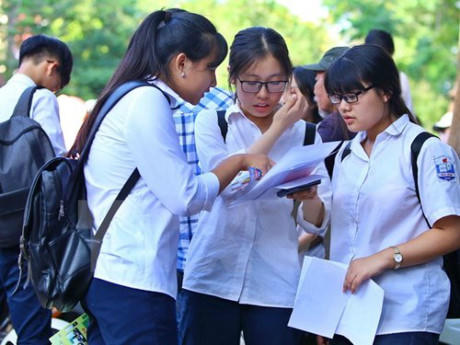 Đúng 14h chiều nay thí sinh phải có mặt có mặt tại phòng thi ghi trong Giấy báo dự thi để làm thủ tục dự thi. (Ảnh: TTXVN)