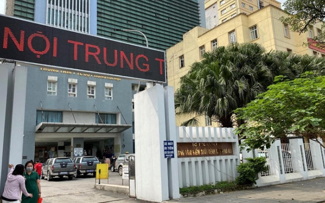 Bản tin Covid-19 ngày 24/4: Máy xét nghiệm virus SASR-CoV2 bị nâng khống gần 5 tỷ đồng