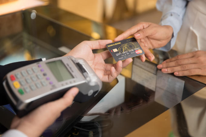 Sản phẩm thẻ quốc tế Nam A Bank được xây dựng trên nền tảng công nghệ chip EMV với độ an toàn bảo mật cao.