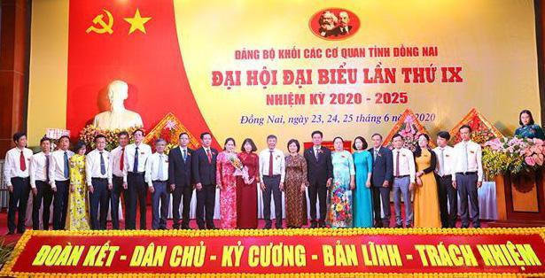 Ban chấp hành Đảng bộ Khối các cơ quan tỉnh khóa IX, nhiệm kỳ 2020- 2025 ra mắt đại hội. (Ảnh: Báo Đồng Nai)