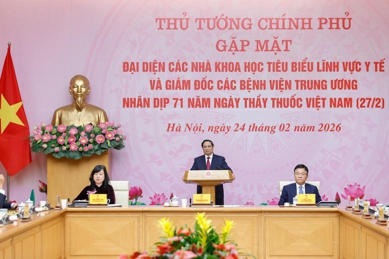 Thủ tướng mong muốn, ngành y tế tiếp tục phát huy truyền thống vẻ vang, thực hiện lời dạy của Bác Hồ. Ảnh: Nhật Bắc