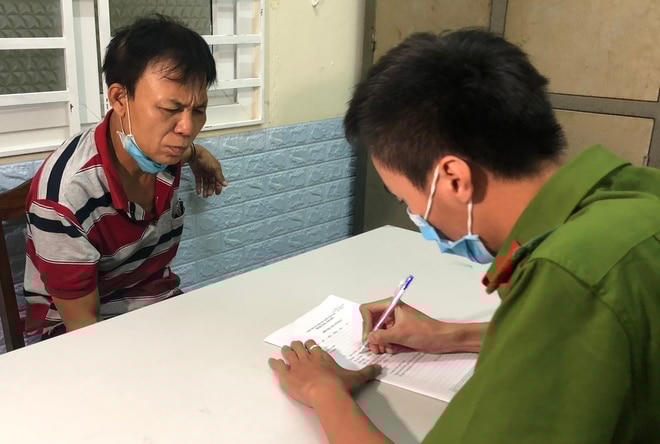 Phạm Văn Du tại cơ quan điều tra. Ảnh: Thiên Bình/Zing.vn