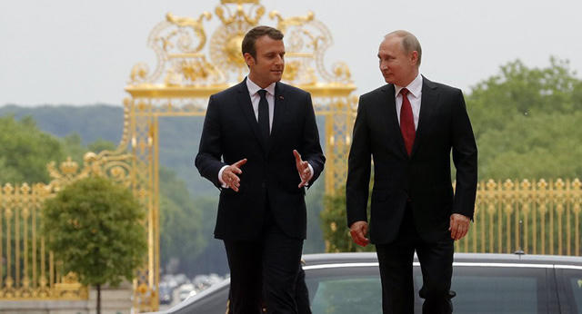 Tổng thống Pháp Emmanuel Macron và Tổng thống Nga Vladimir Putin. (Ảnh: Sputnik)