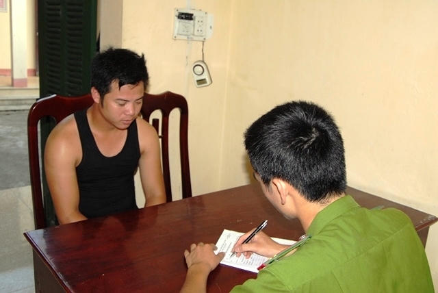 Đối tượng Dương Văn Dũng tại Cơ quan điều tra.