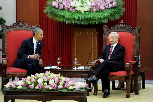 Tổng thống Mỹ Obama gặp gỡ Tổng bí thư Nguyễn Phú Trọng tại Văn phòng Trung ương Đảng (Ảnh: VnExpress).