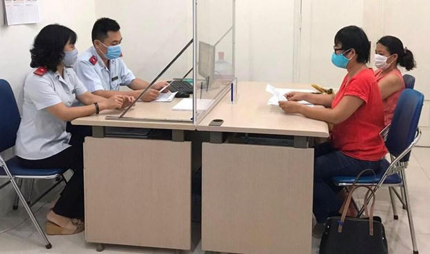 Thanh tra Sở Thông tin và Truyền thông TP Hà Nội làm việc với đại diện Công ty TNHH Hướng tới Minh bạch. (Nguồn: laodongthudo.vn)