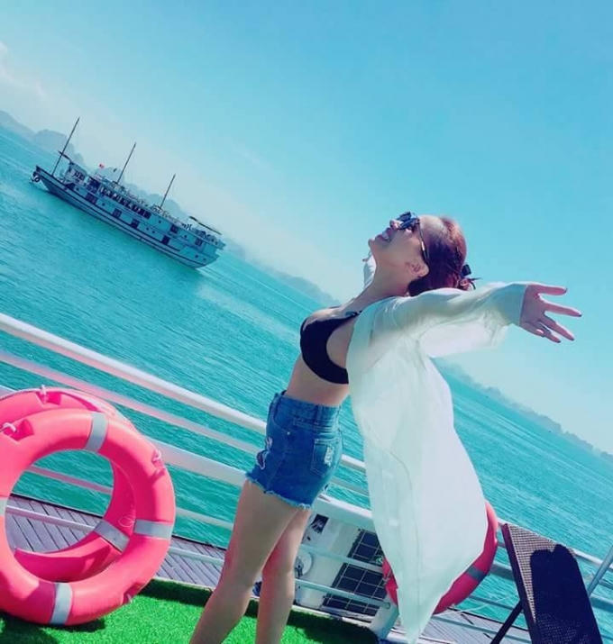 Mọi người luôn thấy cô vui vẻ hưởng thụ cuộc sống.