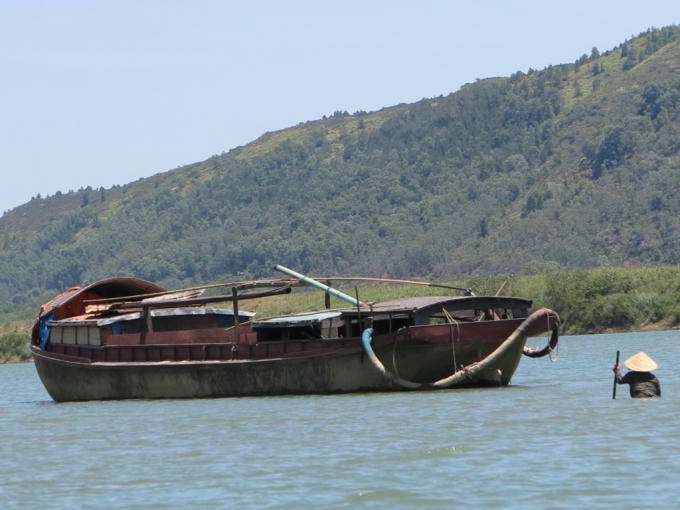 Sông Lam đoạn qua địa bàn huyện Thanh Chương nơi hai nữ sinh nhảy sông tự vẫn (ảnh minh họa).