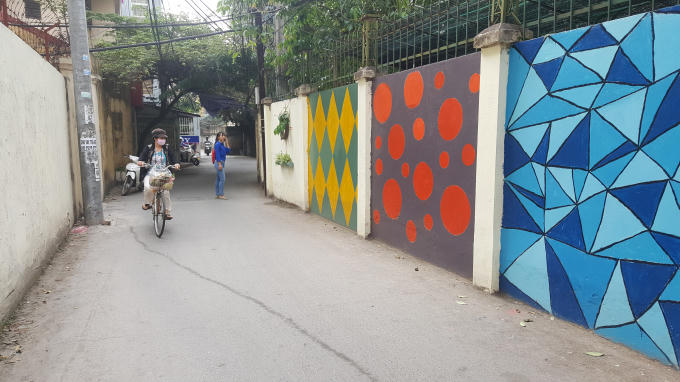 Ai đi qua cũng đều chú ý, ngắm nhìn.