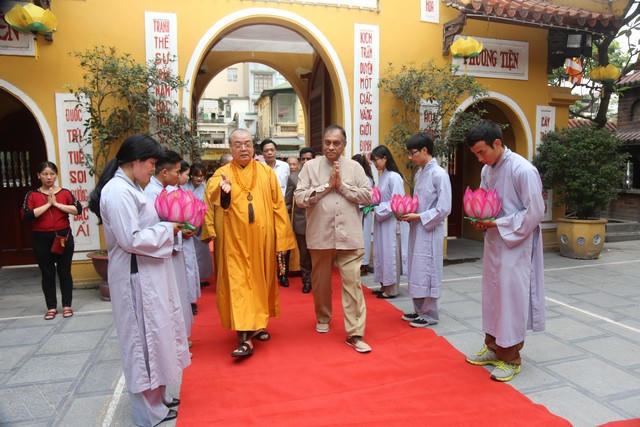 Chủ tịch Quốc hội Sri Lanka thăm v&agrave; l&agrave;m việc với Trung ương Gi&aacute;o hội Phật gi&aacute;o Việt Nam