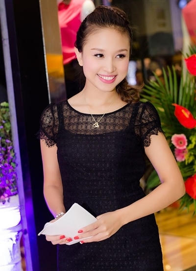 Cô thường xuyên tham gia phim truyền hình, phim ngắn. Trong phim "Zippo, Mù Tạt và em" được công chiếu tháng 6 vừa qua, Vân Hugo vào vai Mai, một nhân vật phản diện (bìa trái).