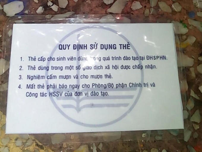Các quy định có vẻ nghiêm túc này trở nên vô nghĩa khi mà thẻ giả đã hoành hành.