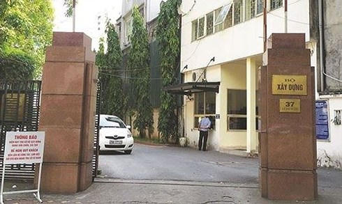 Liên quan đến việc chậm di dời trụ sở các bộ, ngành ra khỏi nội đô, Chủ tịch Quốc hội Nguyễn Thị Kim Ngân đề nghị Bộ Xây dựng phải ngồi lại với các Bộ để đánh giá vì sao chậm, giải pháp sắp tới... (Ảnh: Trụ sở Bộ Xây dựng tại 37 Lê Đại Hành, quận Hai Bà Trưng, Hà Nội).