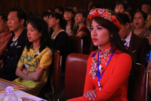 Người đẹp Ảnh Việt Nam Vũ Thị Hương - Trưởng Ban tổ chức