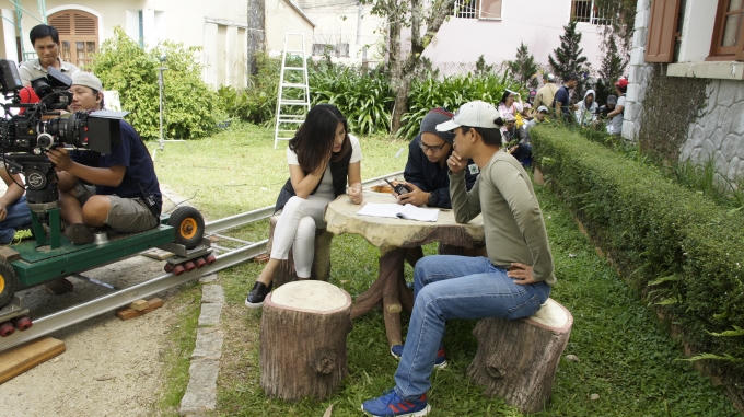 Huỳnh Đ&ocirc;ng: &ldquo;O&aacute;n&rdquo; ra mắt trễ 1 năm v&igrave; ch&uacute;ng t&ocirc;i hết tiền l&agrave;m hậu kỳ