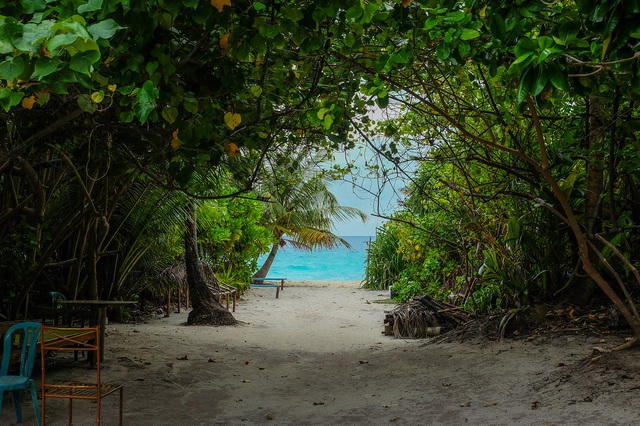 Malpes nằm gần đường xích đạo. Nơi này luôn có nhiệt độ cao. Vì thế bạn đừng quên bôi kem chống nắng khi ra ngoài.