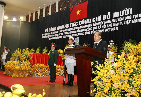 Phó thủ tướng Trương Hoà Bình điều hành lễ truy điệu. (Ảnh Vnexpress)
