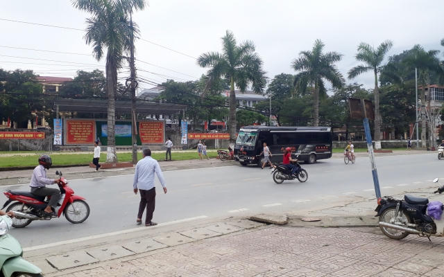 Hà Giang: Xe “dù” lộng hành vì… Chưa có chế tài xử lý(?)