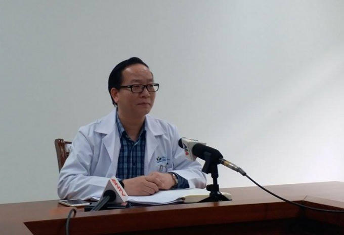 PGS.TS. Trần Minh Điển, Phó Giám đốc Bệnh viện Nhi Trung ương thông tin với các cơ quan báo chí.