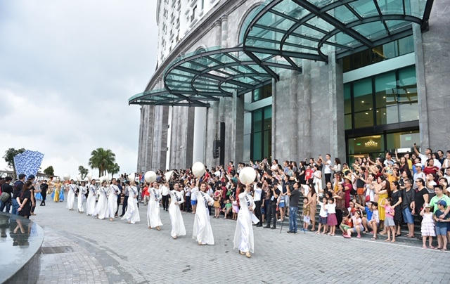 Vũ điệu đường phố n&oacute;ng bỏng khuấy động Carnaval Hạ Long 2019