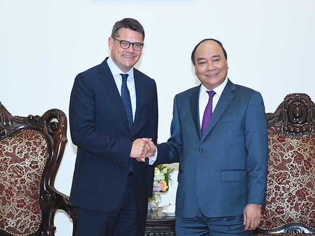 Thủ tướng Nguyễn Xuân Phúc tiếp Bộ trưởng Khoa học và Nghệ thuật bang Hessen (CHLB Đức). (Ảnh: VGP)