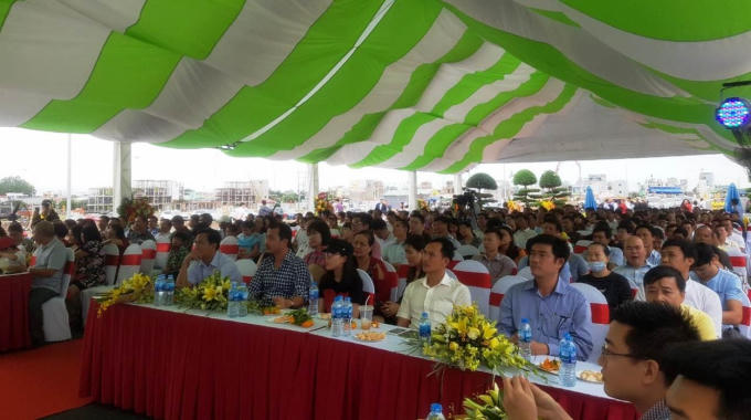 Buổi lễ có sự tham dự của đông đảo khách hàng.