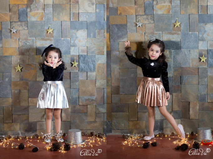 Cơn sốt chất liệu ánh kim vẫn chưa hết hot, những chân váy xếp li kết hợp áo nhung thêu chỉ bạc và giày búp bê nhung sẽ mang lại cái nhìn thời trang cho các bé.