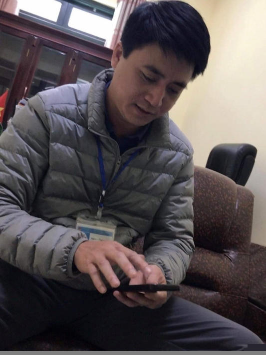 Ông Đặng Hồng Ngọc, Phó Chủ tịch UBND xã Yên Bình tại buổi làm việc với PV