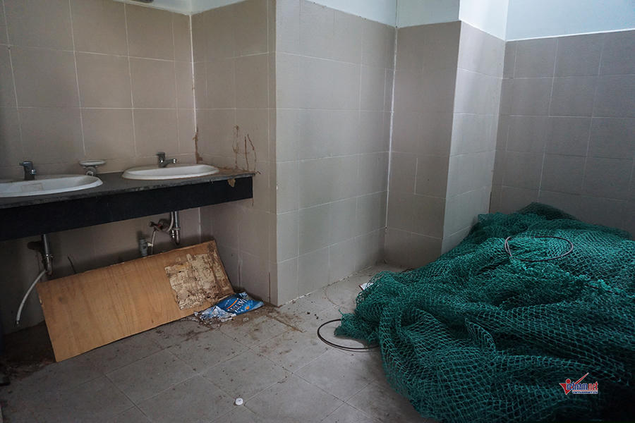 Những &lsquo;đống tiền tỷ&rsquo; bỏ hoang nhiều năm ở Đ&agrave; Nẵng