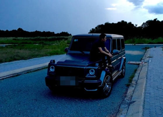 Chiếc Mercedes- Benz G550 AMG hầm hố với giá khoảng 2,4 tỉ đồng là một trong những chiếc xe được Cường Đô la đặc biệt yêu thích. Ảnh: internet.