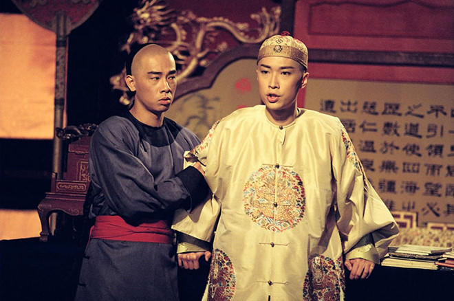 Trần Tiểu Xuân (Lộc đỉnh ký - 1998): Trước khi đến với Lộc đỉnh ký, Trần Tiểu Xuân chỉ là diễn viên vô danh. Anh vấp phải sự phản đối của khán giả khi nhận vai Vi Tiểu Bảo với lý do ngoại hình quá kém sắc. Tuy nhiên, bản chuyển thể năm 1998 bất ngờ thu nhận sự ủng hộ lớn nhờ giữ nguyên vẹn tinh thần của tiểu thuyết gốc. Trần Tiểu Xuân thừa nhận Lương Triều Vỹ (phiên bản 1984) đã để lại cái bóng quá lớn cho nhân vật Vi Tiểu Bảo khiến anh không thể vượt qua. Nhưng Trần Tiểu Xuân vẫn nhận được nhiều sự yêu mến và vươn lên hàng ngũ ngôi sao triển vọng. Diễn viên Hong Kong tuyên bố nhà văn Kim Dung chính là là người có công lớn giúp anh thành danh.