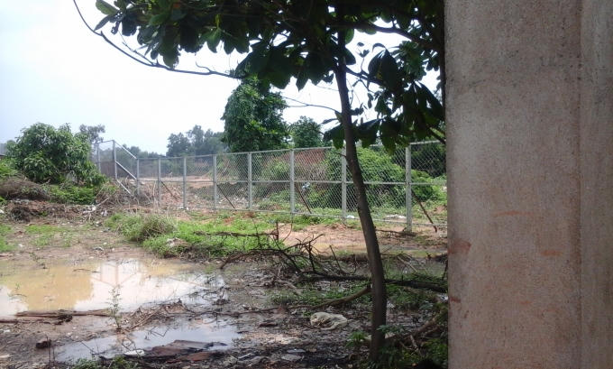 Đất đai của người dân đã bị rào chắn.