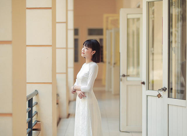 Hot girl trường Báo đẹp quyến rũ trong bộ ảnh chia tay tuổi sinh viên