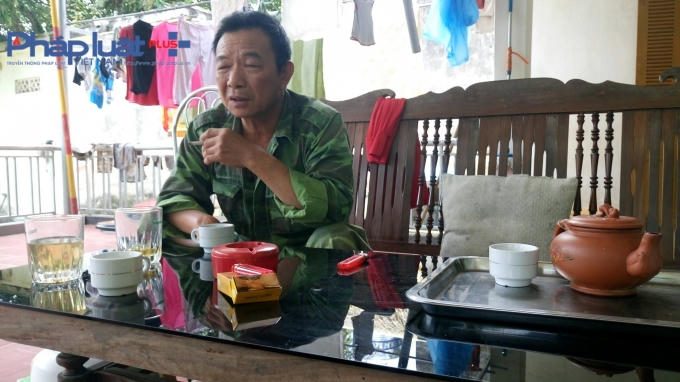 Ông Nguyễn Duy Thông là bác rể của cháu Nguyễn Hoàng Nam, cũng xót xa kể lại sự việc cho PV.