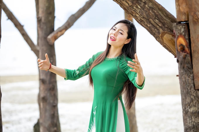 Lương Nguyệt Anh l&agrave;m MV đồng cảm với người miền Trung