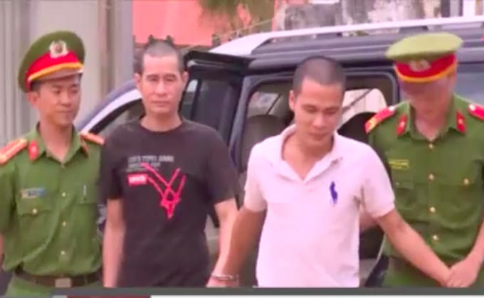 2 đối tượng Lê Quốc Dũng, Võ Minh Đông bị bắt về hành vi cướp tài sản.