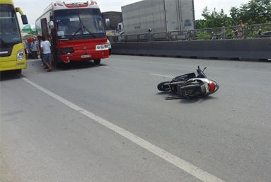 Hiện trường vụ tai nạn (ảnh Xuân Bảy).