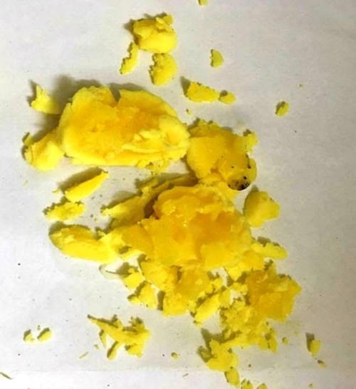 Trứng gà tại nhà lại bình thường tan vỡ.