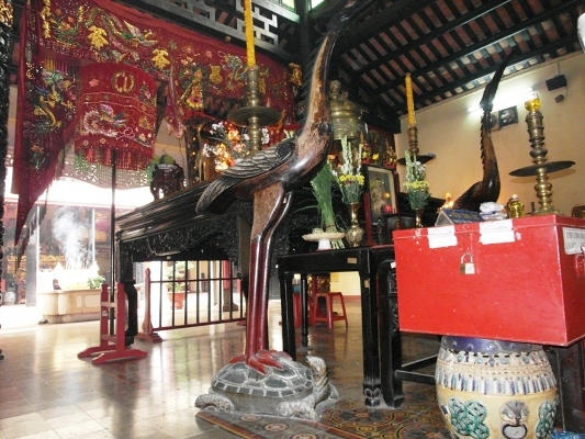 Hình ảnh rùa đội hạc ở trong các đình, chùa. Ảnh: internet.