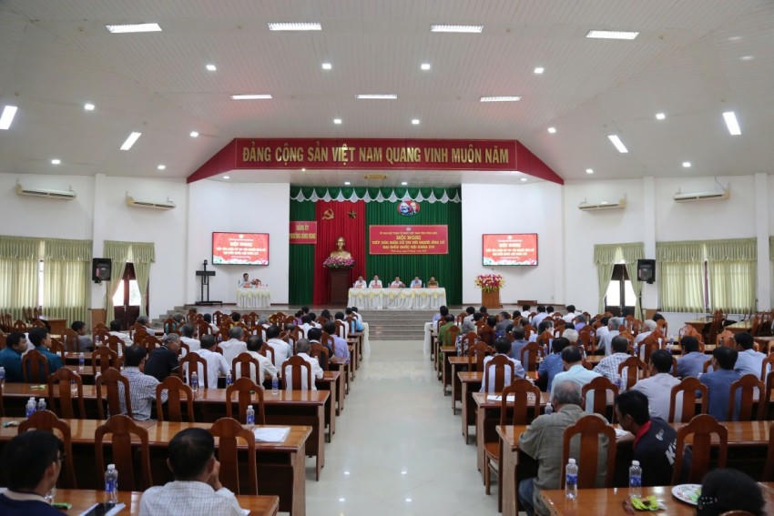 Toàn cảnh Hội nghị.