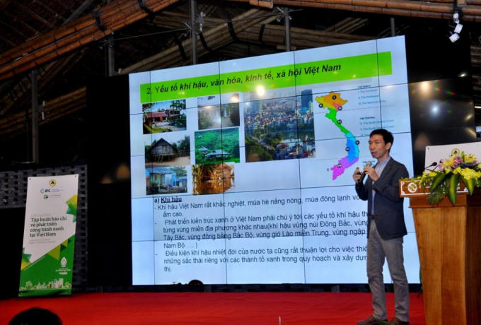 PGS.TS. KTS Hoàng Mạnh Nguyên – CEO Viện Nghiên cứu và Phát triển Đô thị Xanh Việt Nam trao đổi về Kiến trúc Xanh.