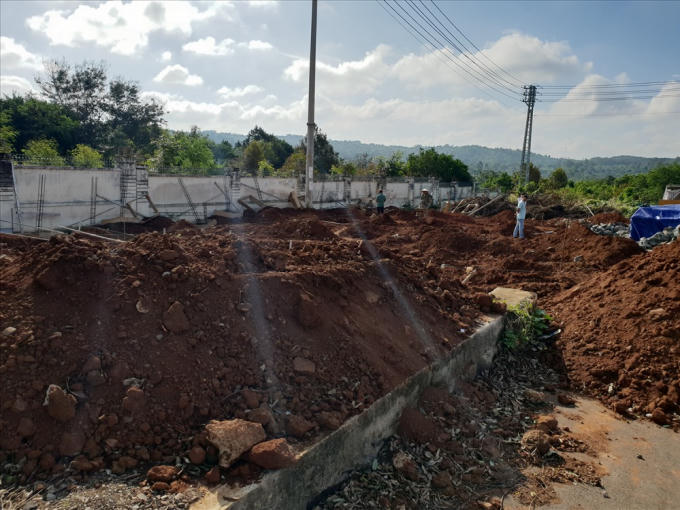 Hình ảnh công nhân thi công một số hạng mục tại Dự án mà phòng viên ghi nhận ngày 21.12.