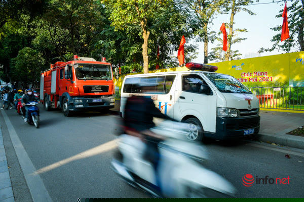 Xe cứu hỏa, cứu thương chuyên dụng được huy động.
