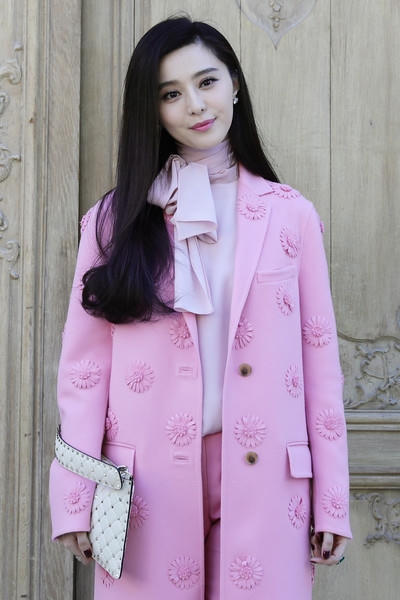 Được biết, người đẹp đã nỗ lực giảm 6kg để kịp tham dự Tuần lễ thời trang.